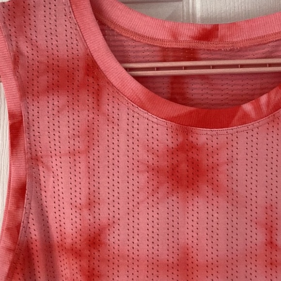 Lululemon Train to Be Tank Top - Picture 2 of 4